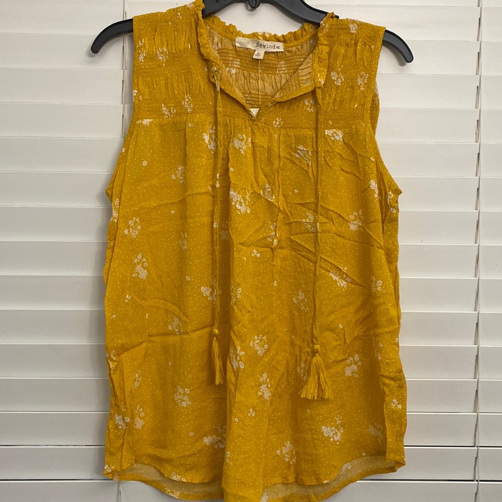 NWT Rewind mustard and cream floral sleeveless top size juniors large